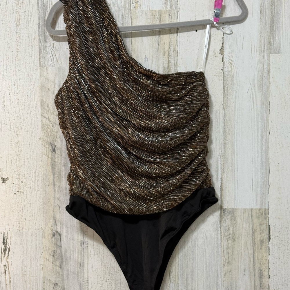 Lulu's Metallic Brown and Black One-Shoulder Bodysuit